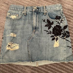 RAG & BONE Women's Size 26 Dive Denim Floral Ramona Embroidery Mini Jean Skirt